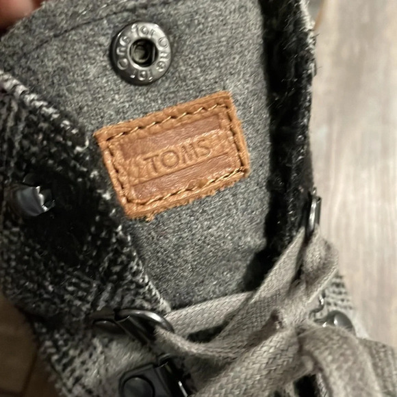 TOMS Gray Plaid Lace Up Flat Booties - Picture 9 of 11
